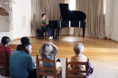 musical morning for the little ones at Saint Victor's chapel